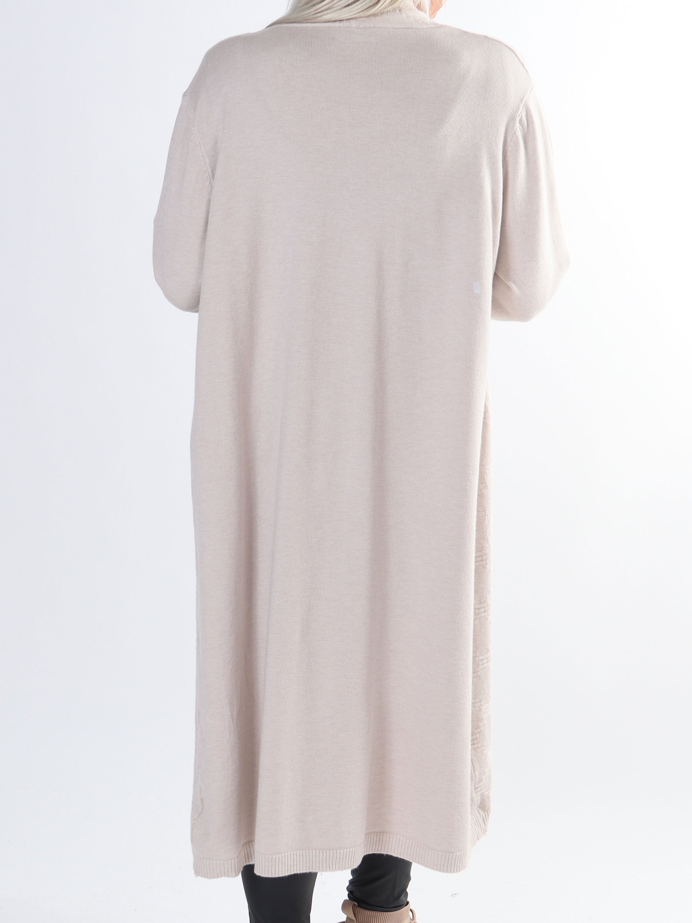 Agnesa - Lang plus size strikcardigan med lommer